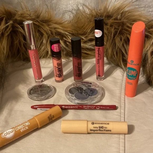 Bundle of 10 essence items(eyeshadow,lipgloss,lip liner,concealer,black mascara) - Picture 3 of 14